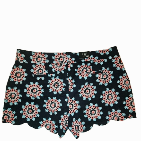 Crown and ivy shorts NWT - Picture 2 of 3